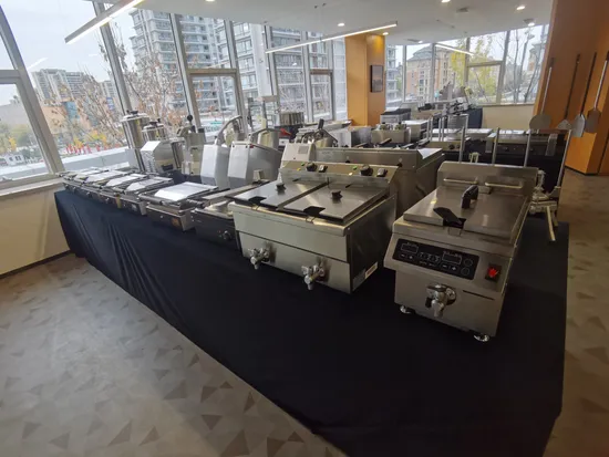 High Quality Gas Lava Stone Grill Gas Charbroiler 